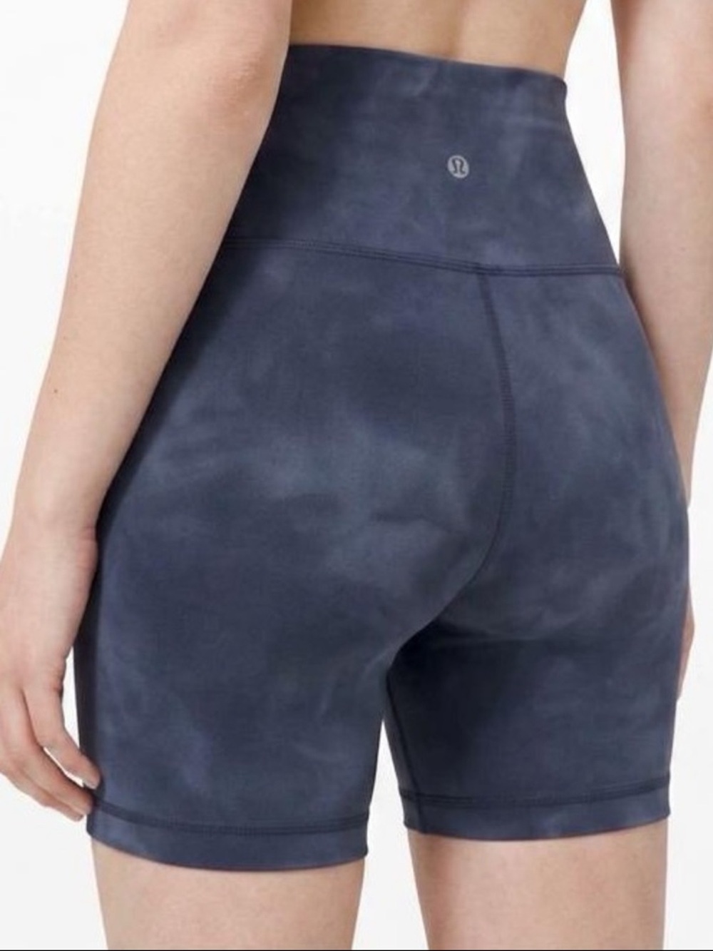 Lululemon Wunder Train High-Rise Short 6" size 4